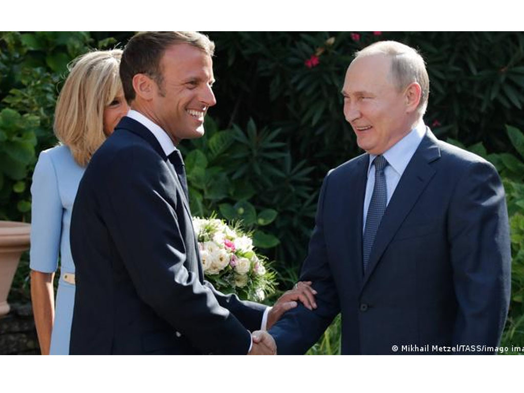 macron bertemu putin di moskow