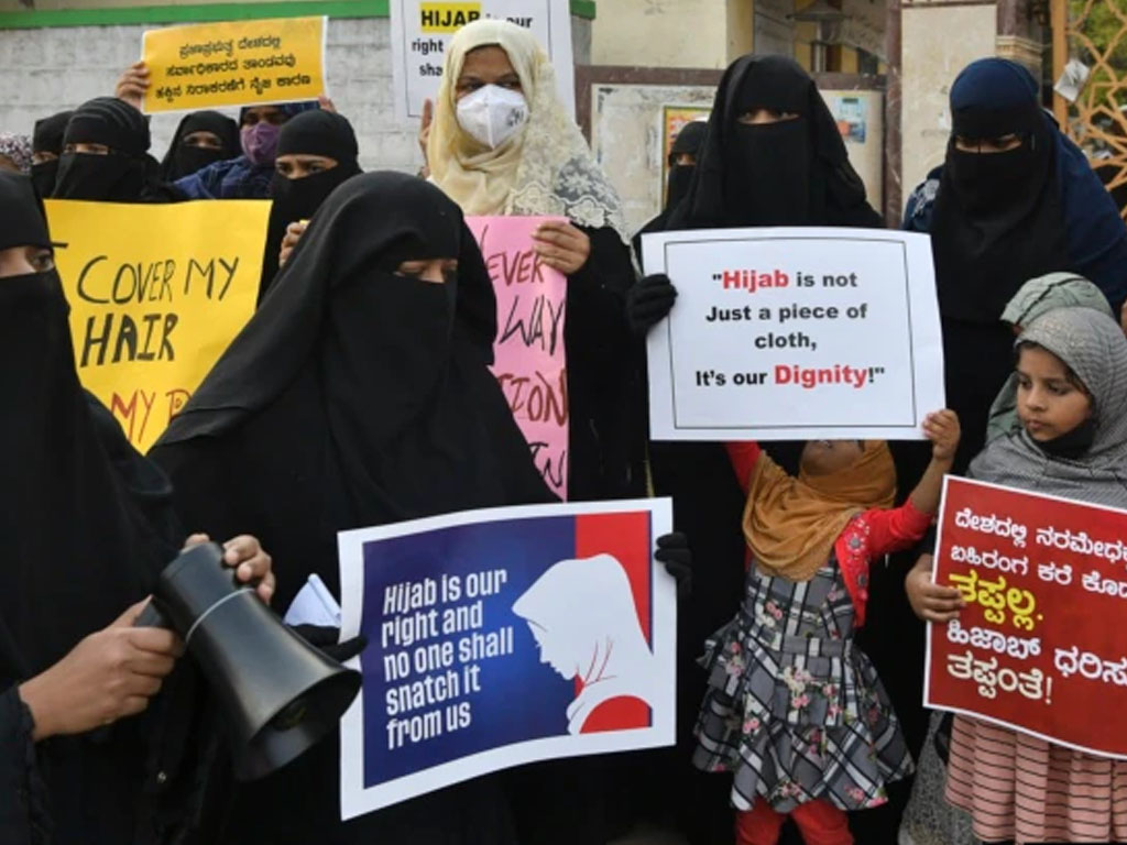 protes hijab di india