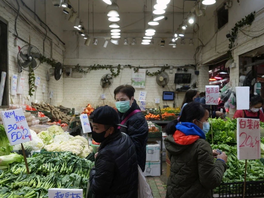 warga hong kong belanja sayur