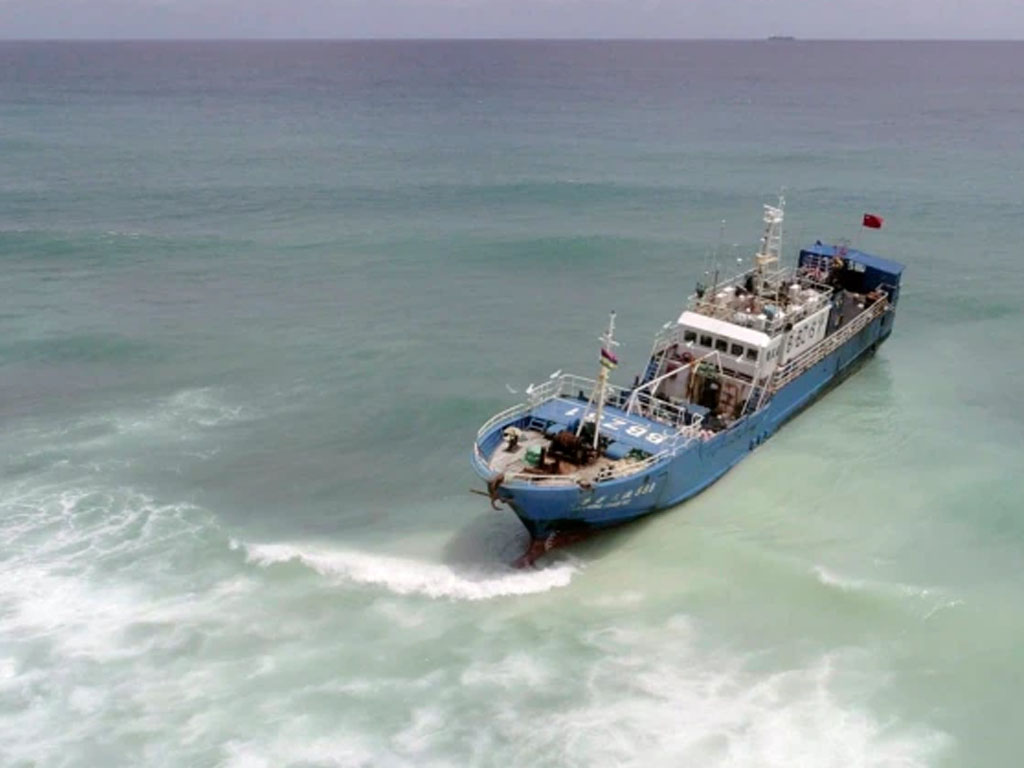 kapal penangkap ikan china kandas di Mauritius