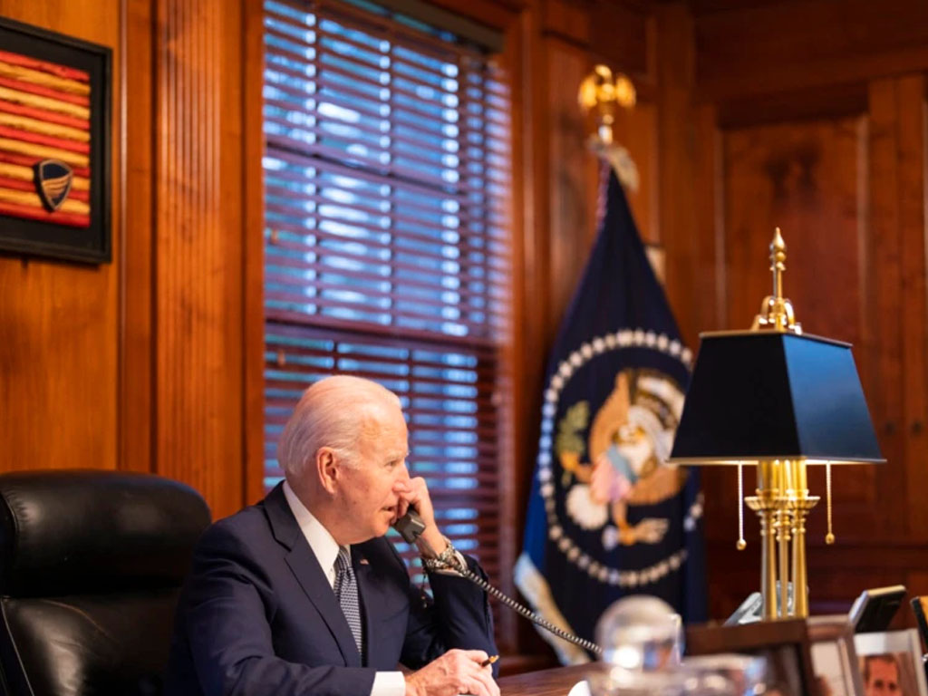 biden berbicara dng putin via telepon