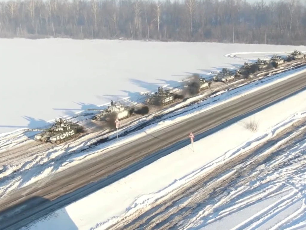 Tank Rusia dari unit Distrik Militer Barat