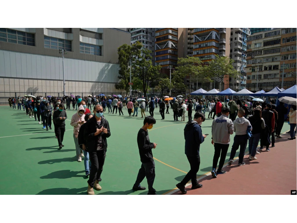 warga hong kong antre tes covid
