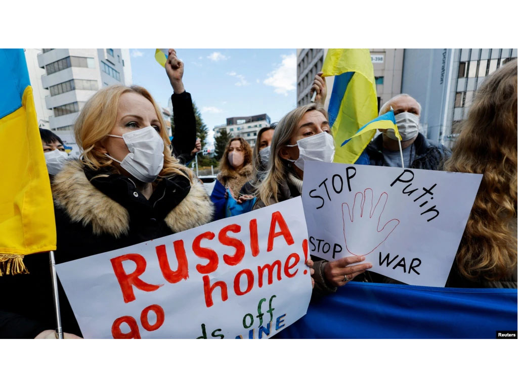 warga ukraina demo di tokyo