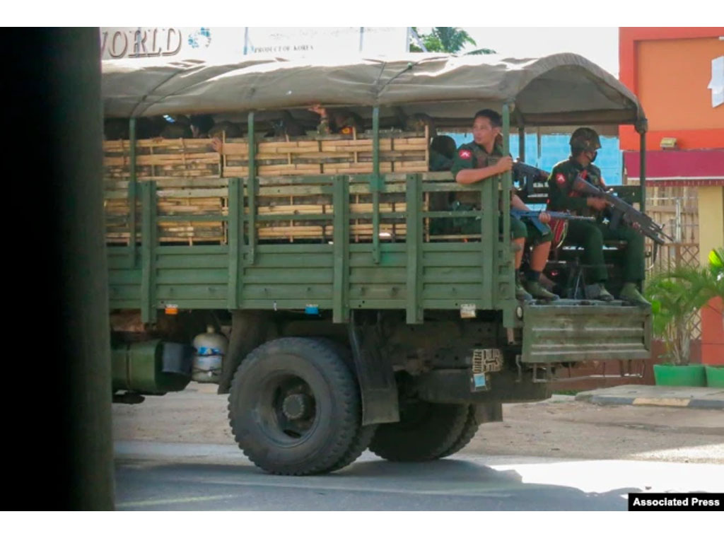 patroli pasukan myanmar