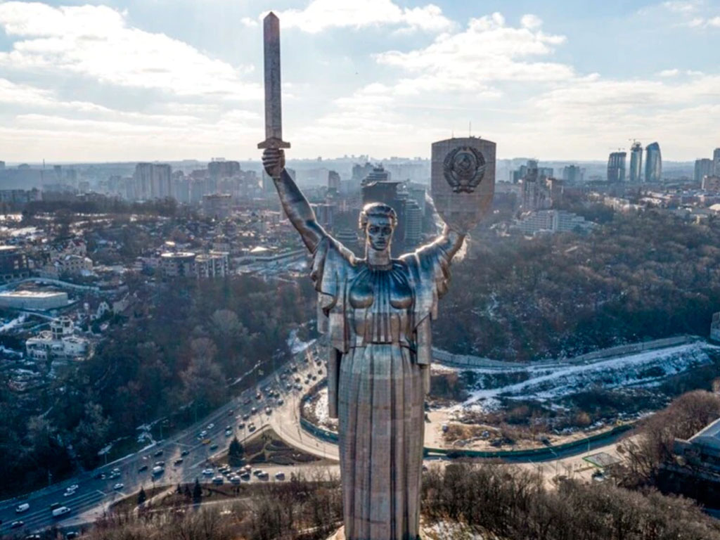 Monumen Tanah Air di Kyiv Ukraina