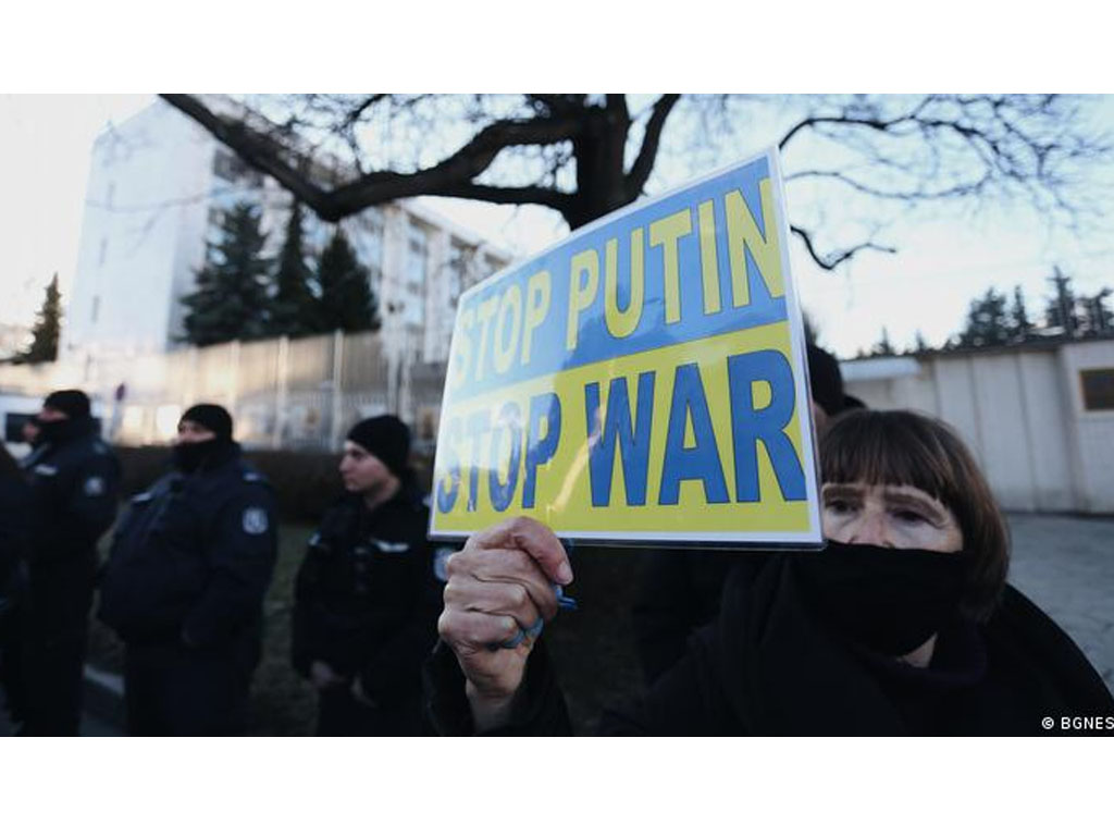 protes anti perang di bulgaria