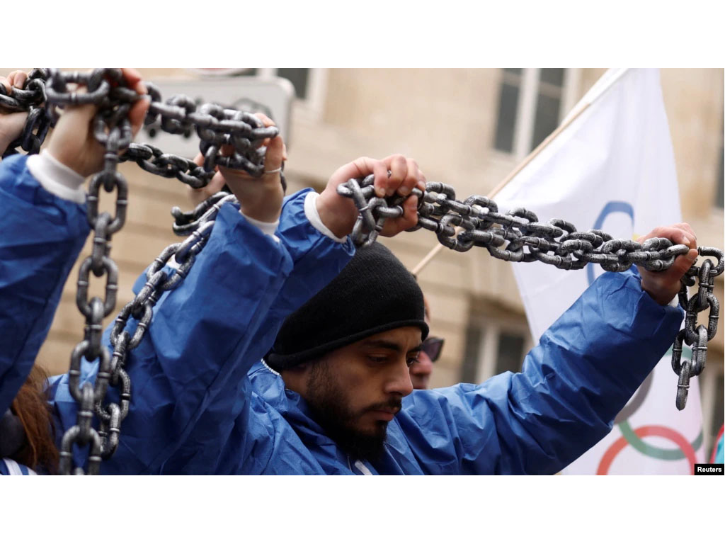 aktivis ham demo xinjiang di paris