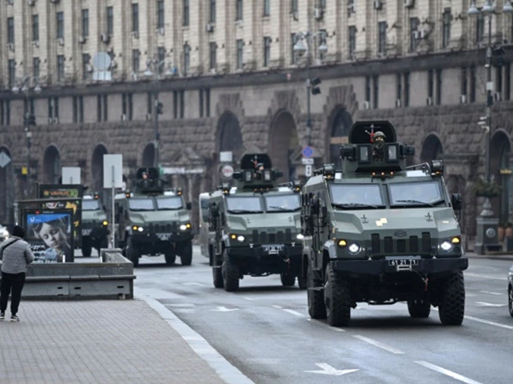 Kendaraan militer Ukraina