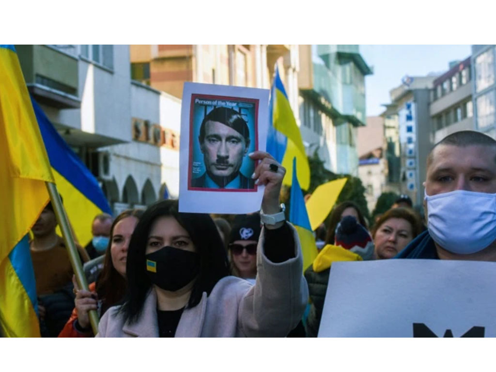 demo samakan putin dng hitler