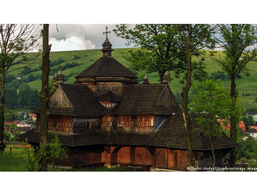 Oblast Zakarpattia Tserkva kayu dari kawasan Karpatia