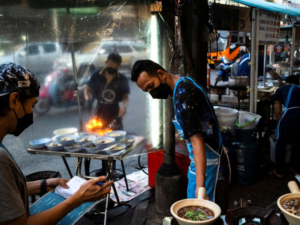 pedang makanan bangkok