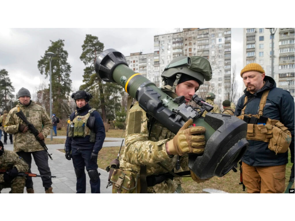 pasukan ukraina bawa anti tank