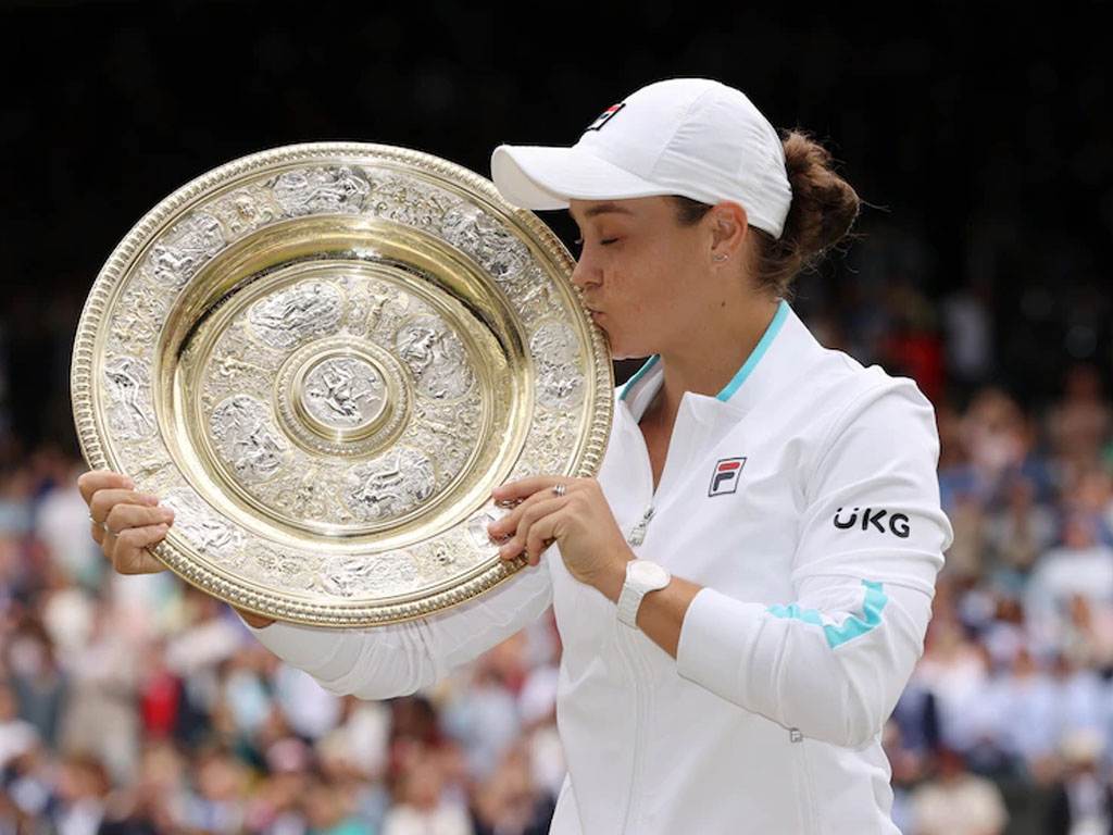 barty dan trofi wimbledon