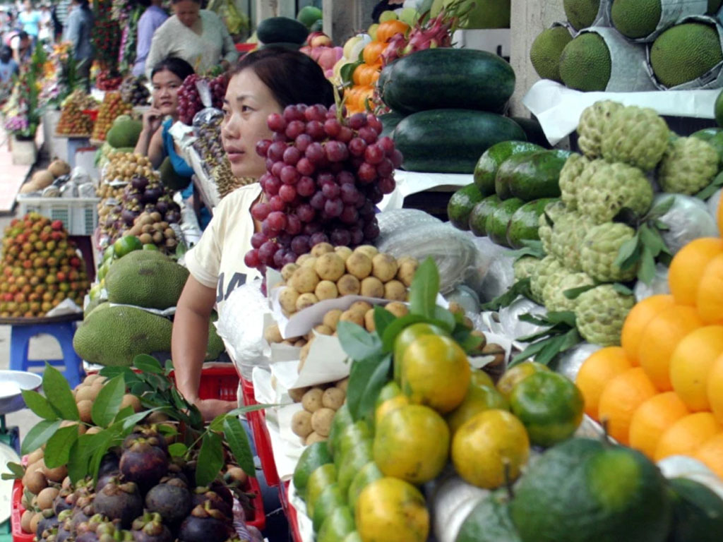 pedagang buah di vietnam