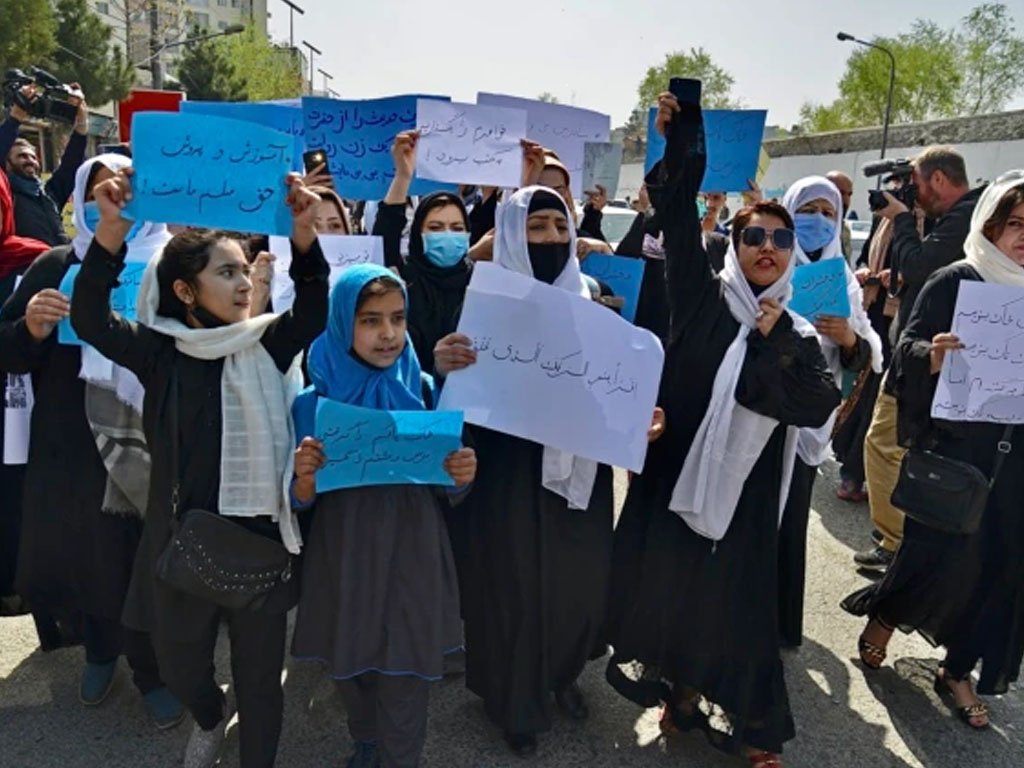 siswi di kabul demo soal sekolah