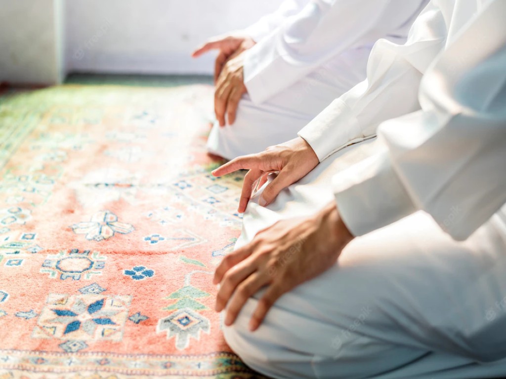 duduk di antara dua sujud