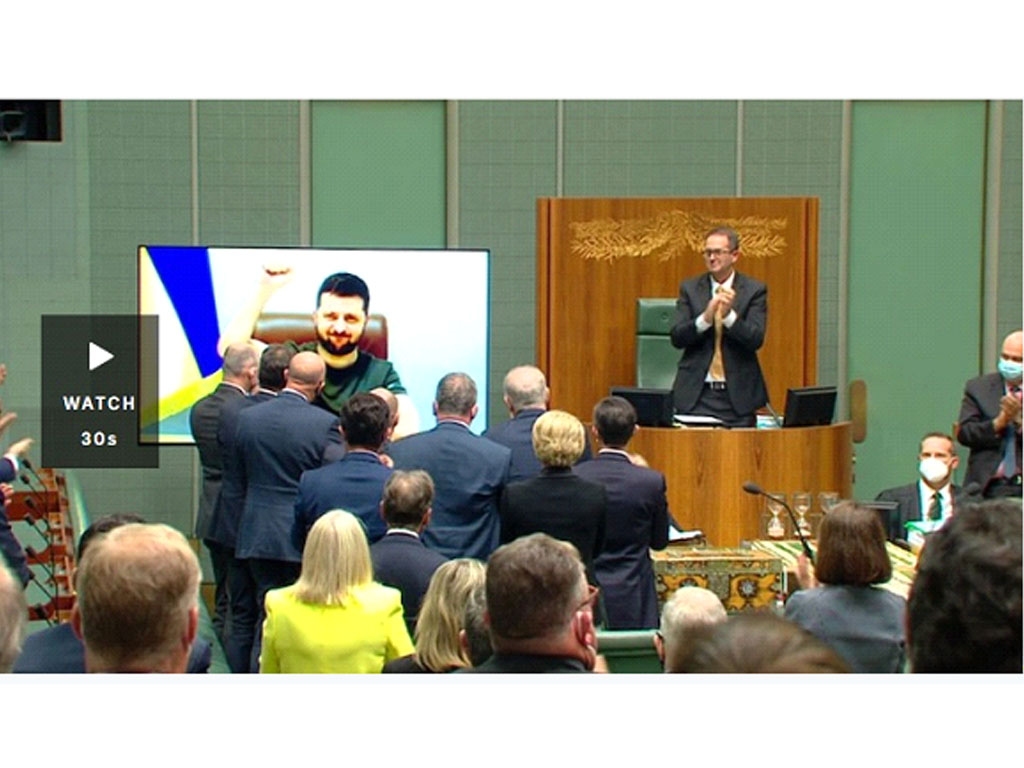 presiden ukraina dapat tepuk tangan