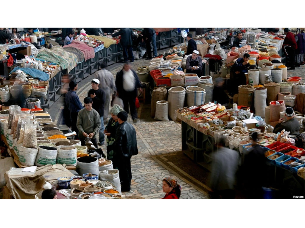pedagang makanan di Uzbekistan