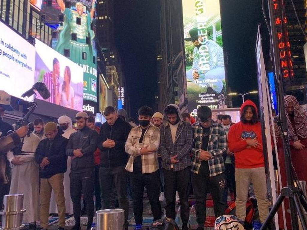 Tarawih di Times Square