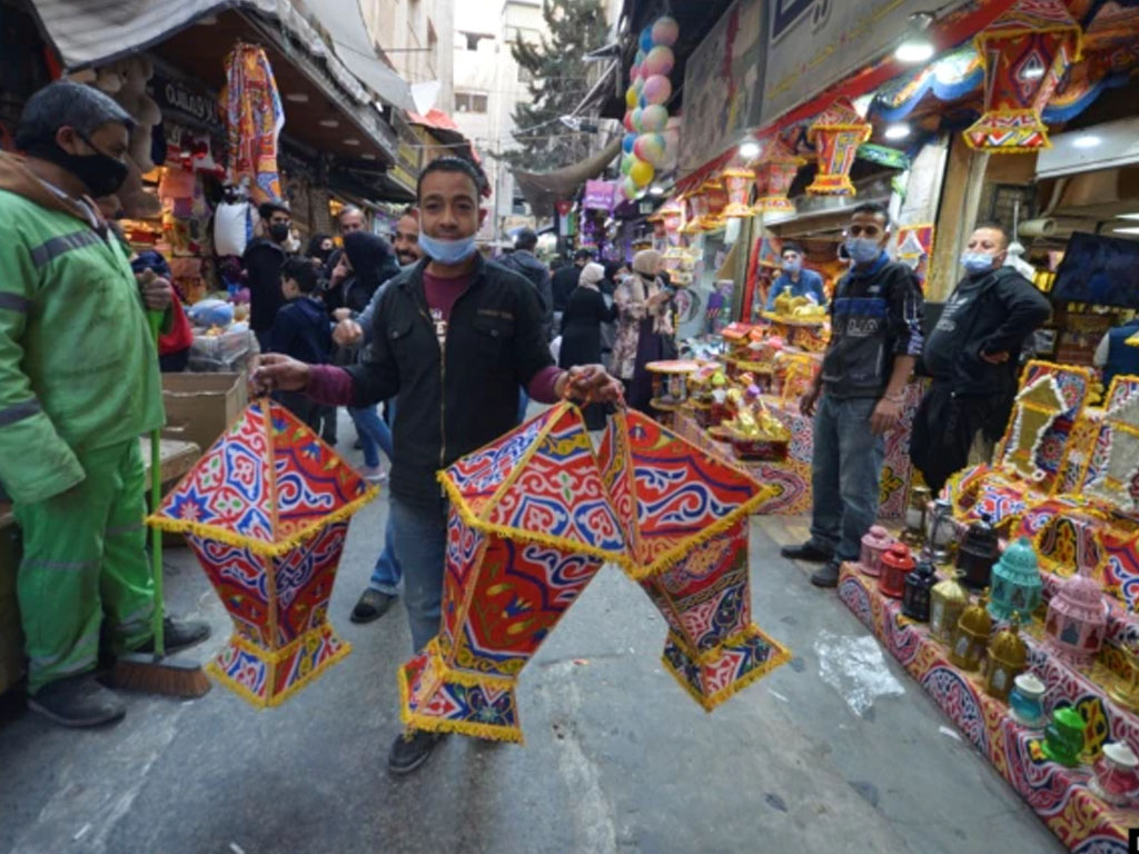 pedagang hiasan ramadan di amman