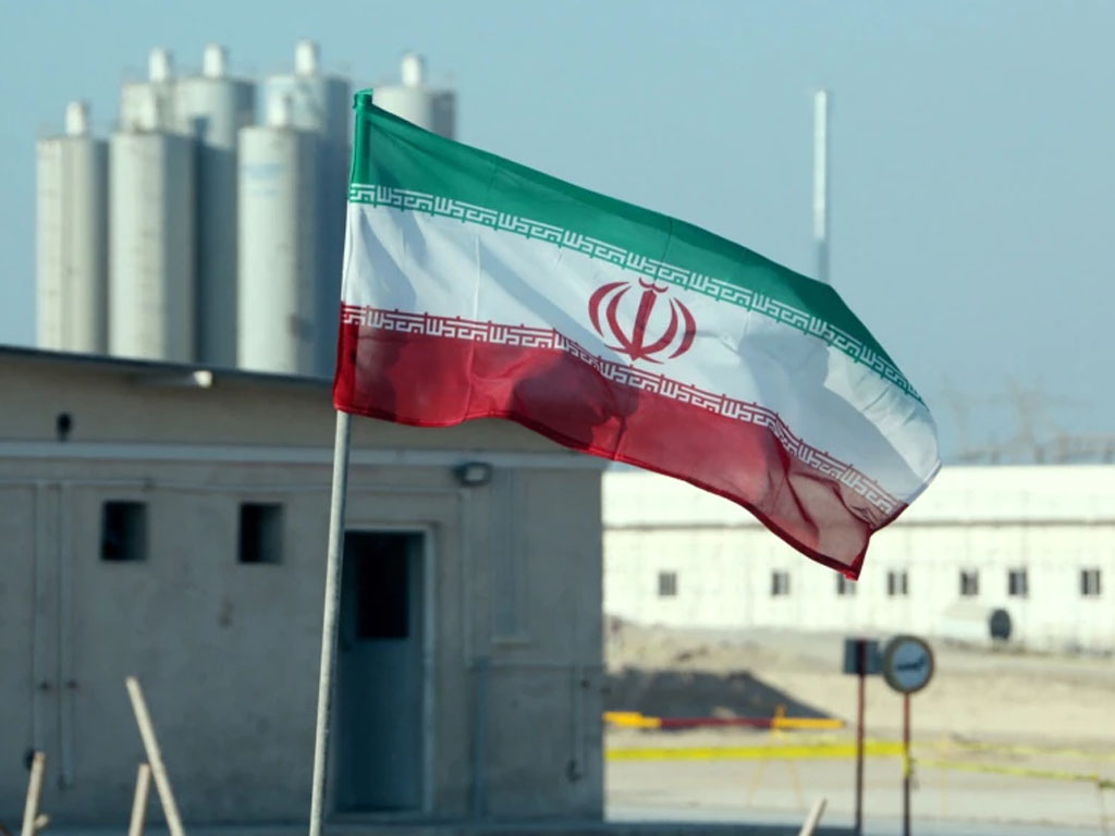 bendera iran di pltn