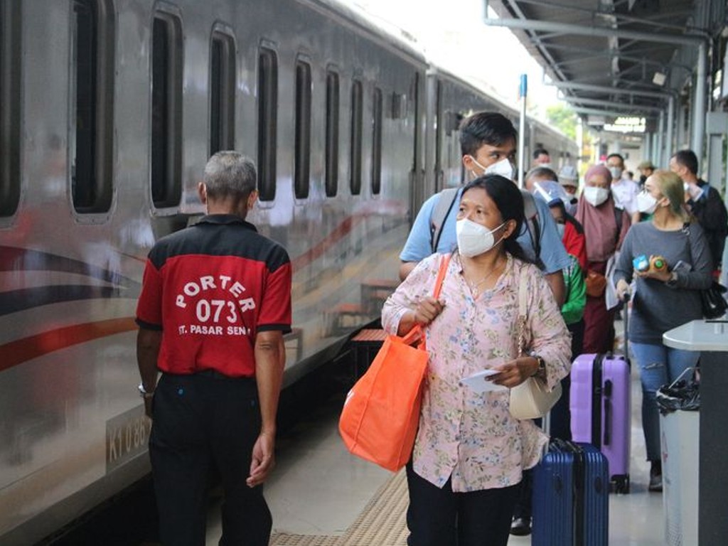 Mudik lebaran dengan kereta api