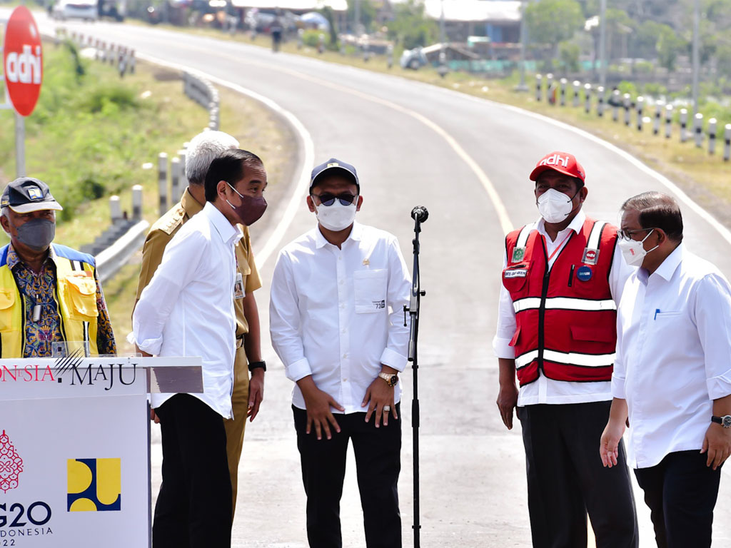 jokowi resmikan jalan lingkar brebes-tegal