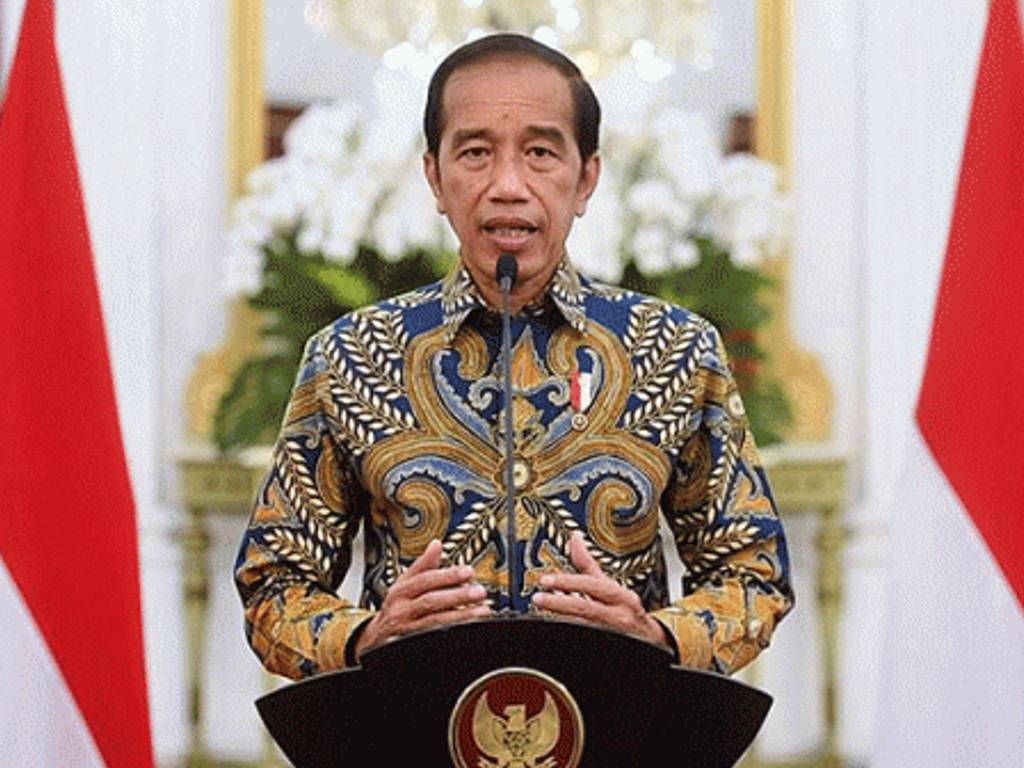 Jokowi Berikan THR