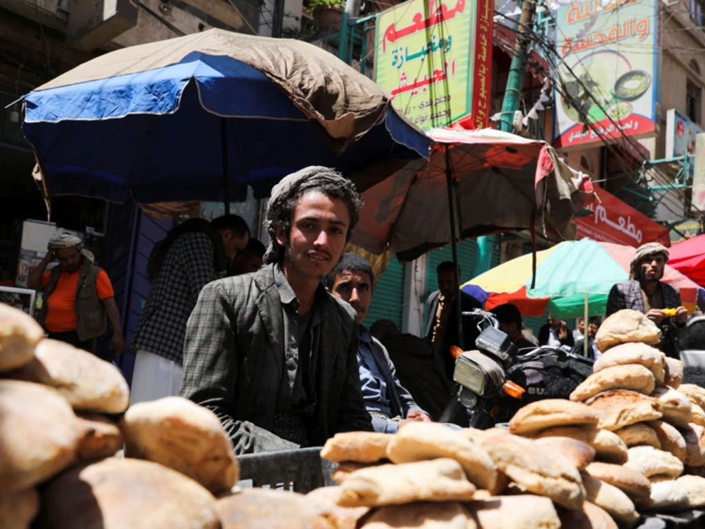Pedagang roti di Sanaa Yaman
