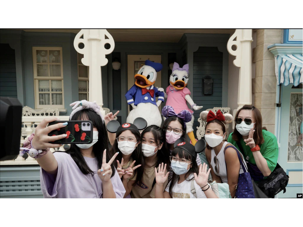 pengunjung Disneyland Hong Kong