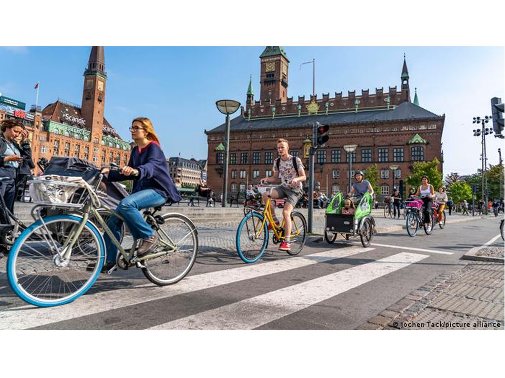 Bersepeda di Kota Kopenhagen Denmark