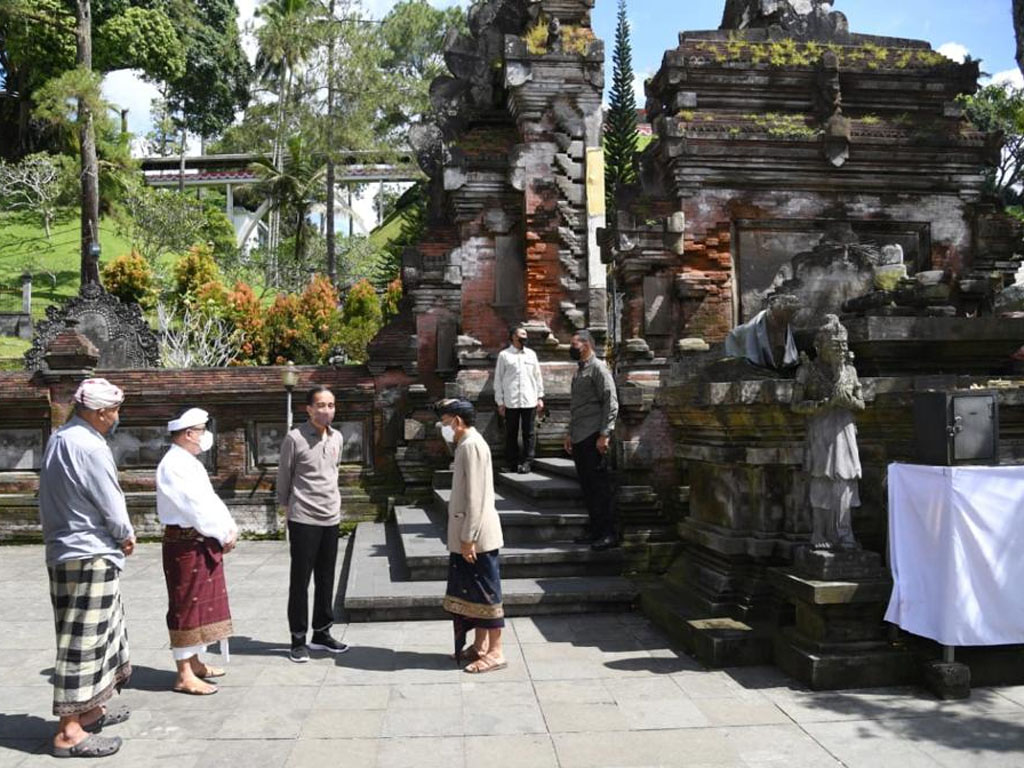 Jokowi di Pura Tirta Empul Gianyar Bali