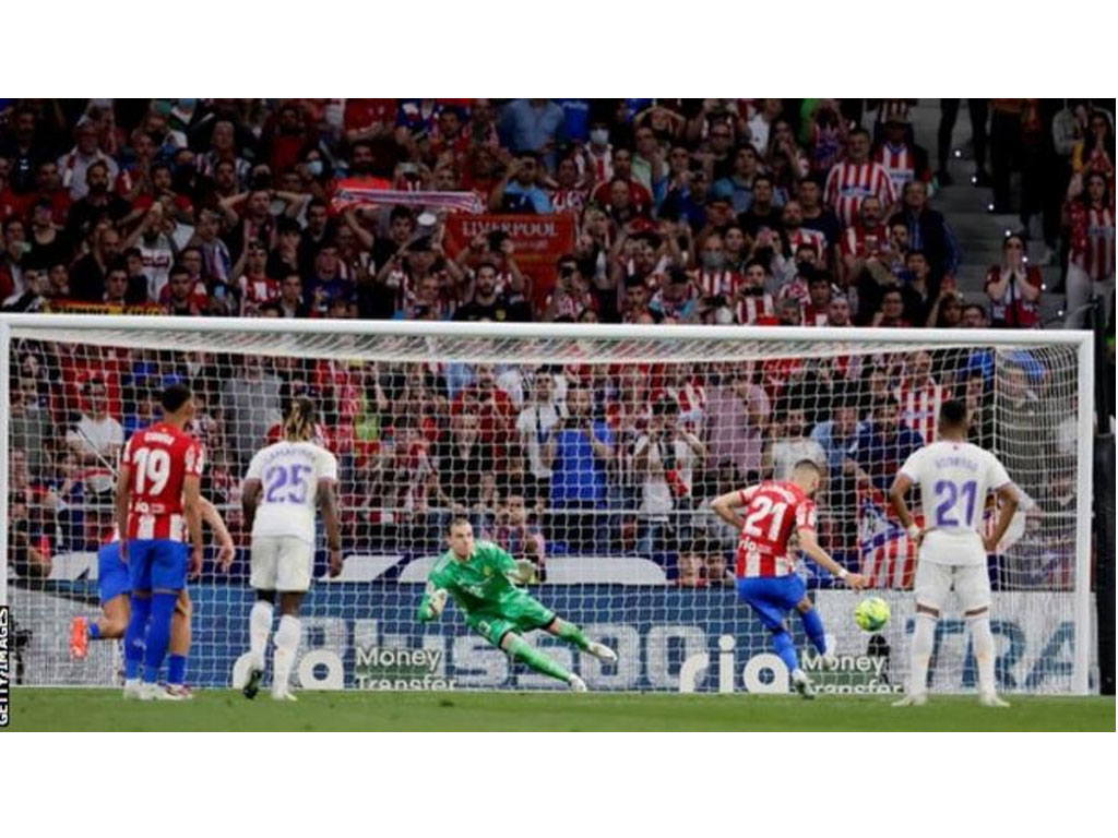 penalti atletico ke gawang real madrid