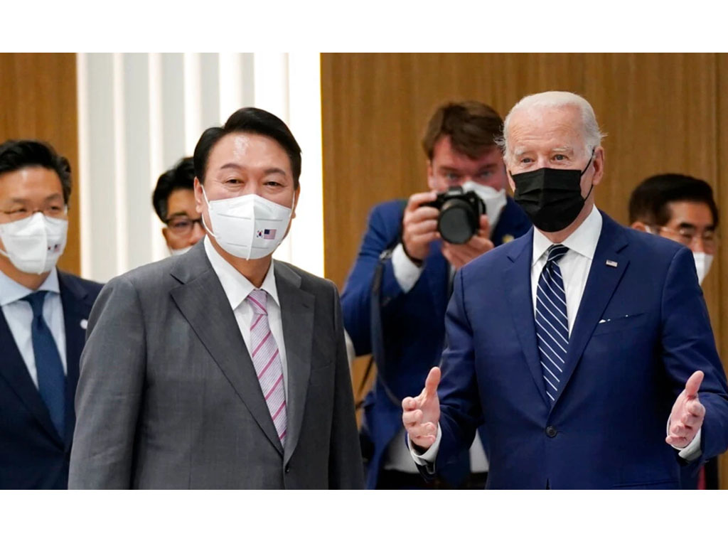 biden berdama presiden korsel kunjungi pabrik samsung