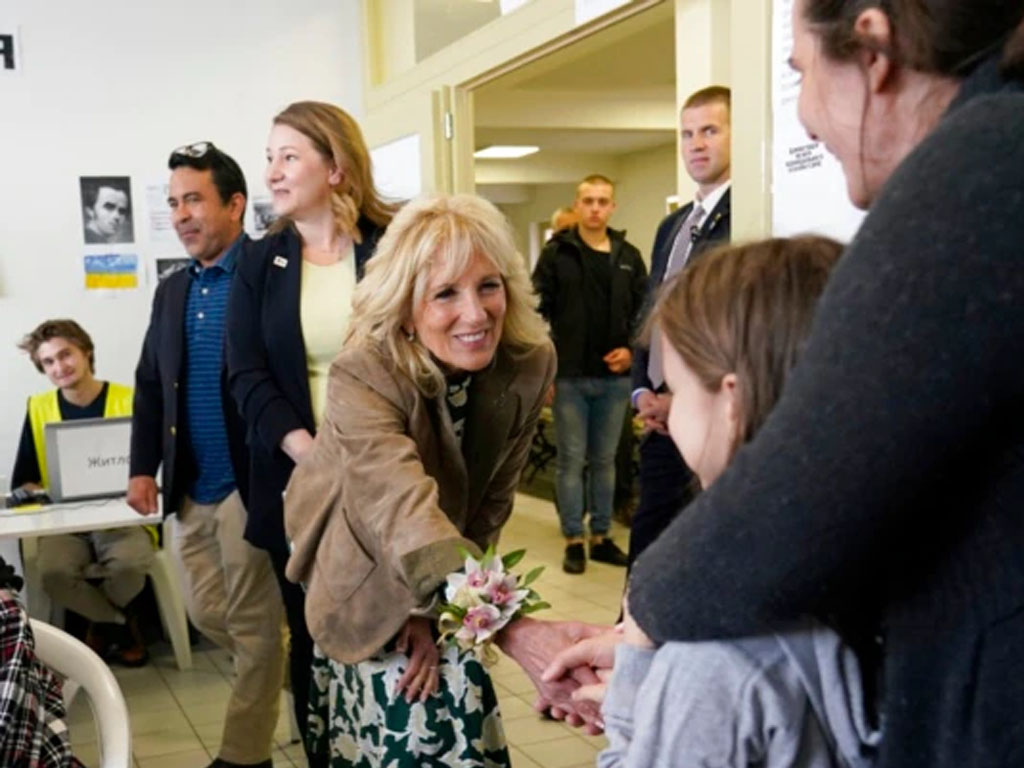 Jill Biden kinjungi pengungsi di ukraina