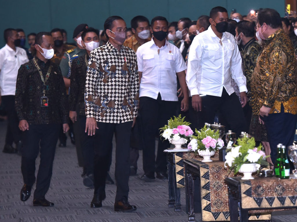 jokowi di hut HIPMI