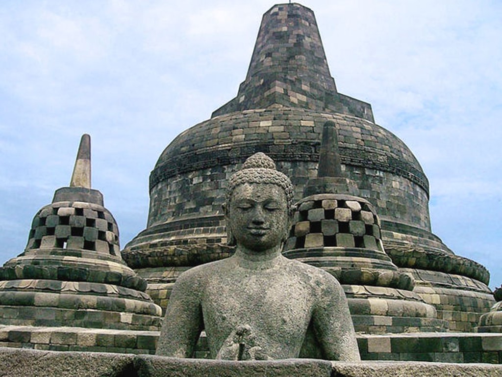 Stupa Buddha Berwajah Mirip Presiden Jokowi Tagar