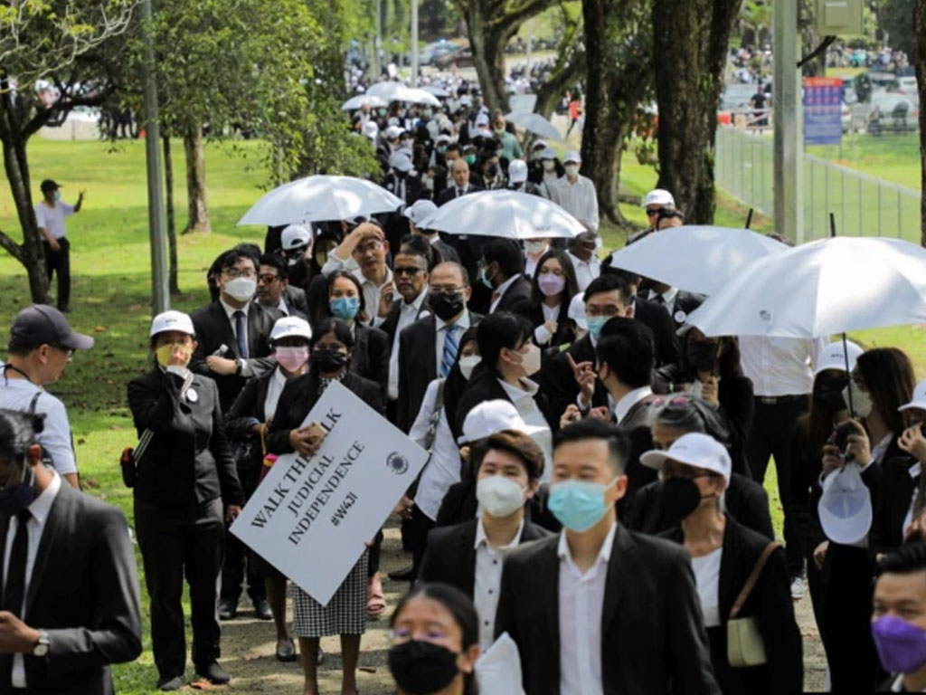ratusan pengacara malaysia protes