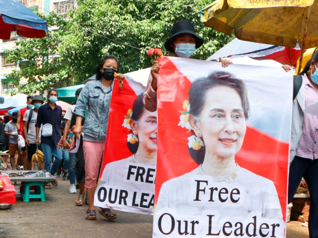 pendukung suu kyi