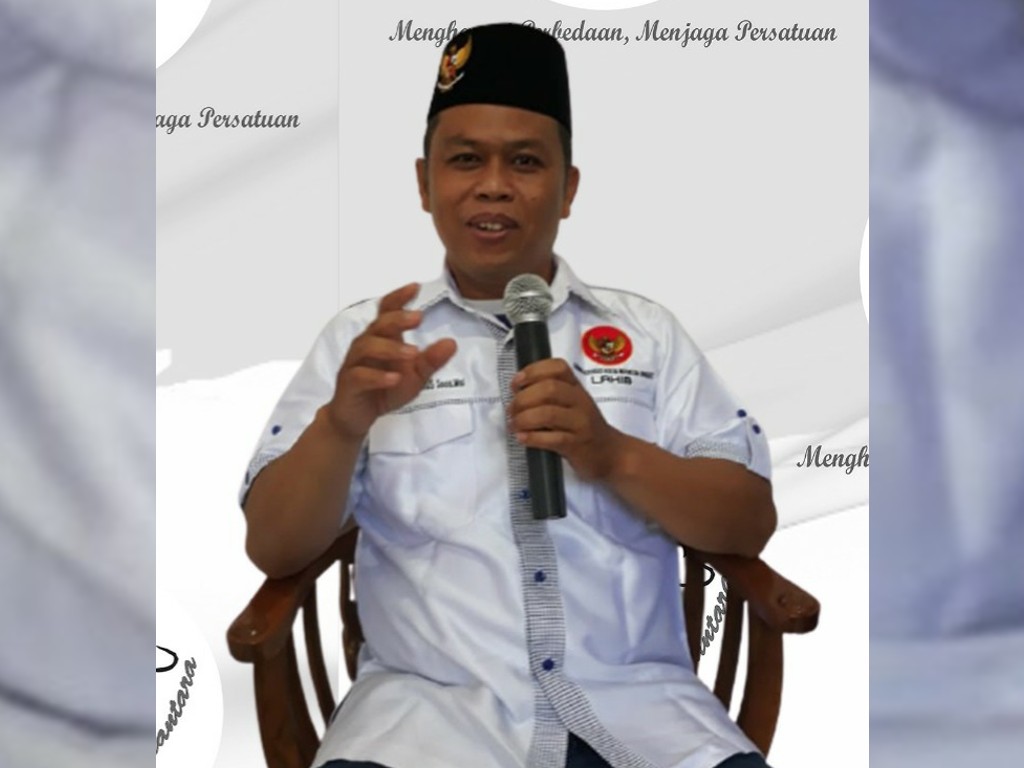 Direktur Rumah Politik Indonesia, Fernando EMaS