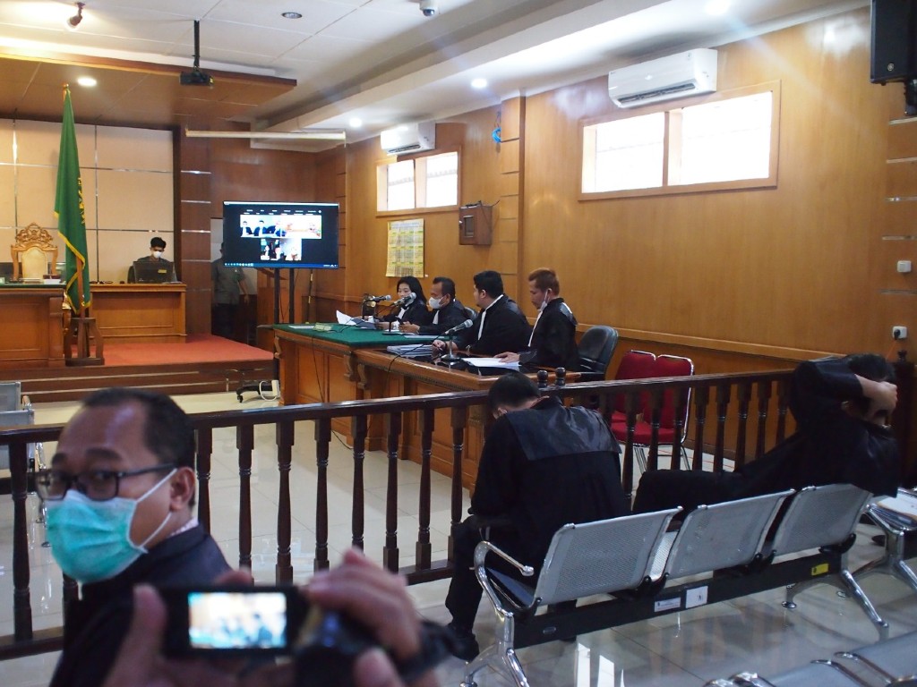 Sidang Ade Yasin