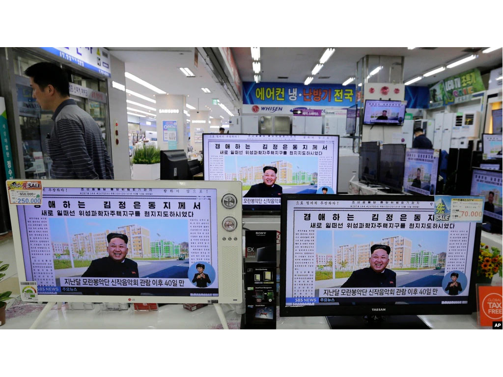 toko elektronik di Seoul tampilkan siaran tv korut