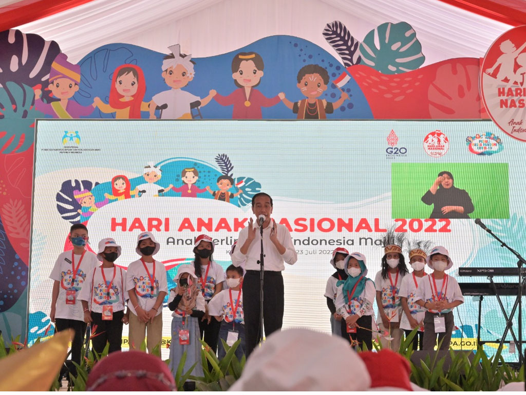 jokwi pada hari anak di kebun raya bogor