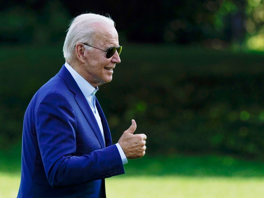 biden di halaman belakang gedung putih