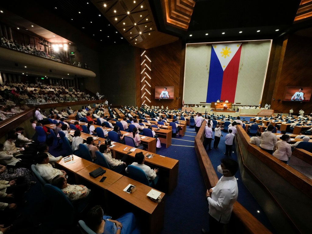 anggota parlemen filipina dengar pidato marcos jr