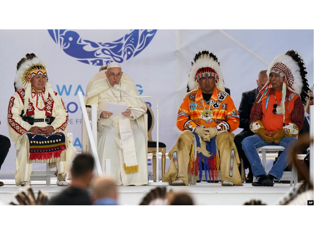 Paus Fransiskus minta maaf ke suku asli kanada