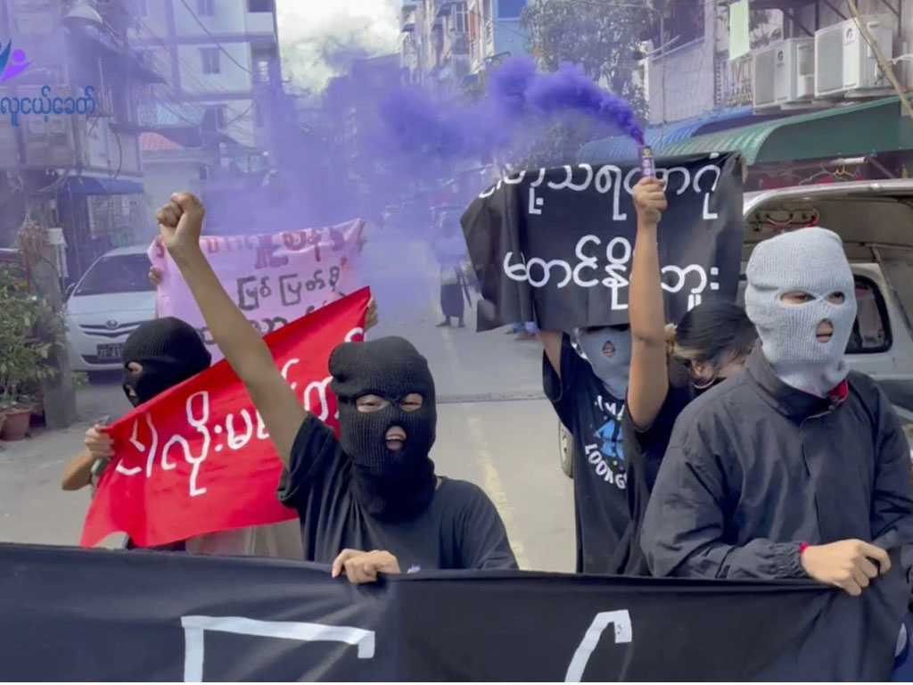 protes menentang eksekusi aktivis di myanmar
