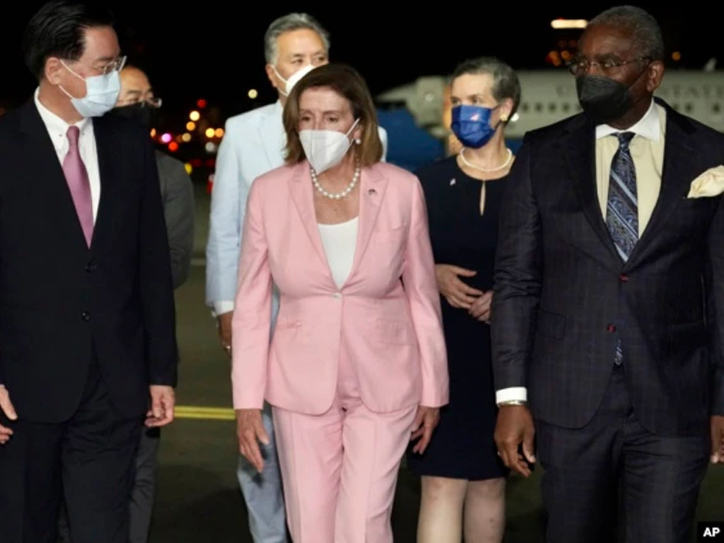 pelosi tiba di taipei