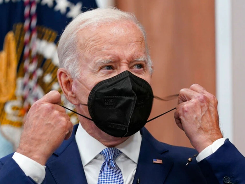 biden lepas masker